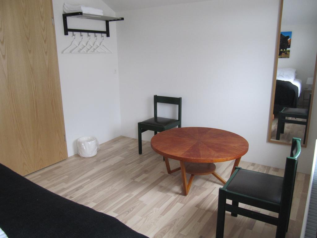 Grand-Inn Bar And Bed Saudarkrokur Bagian luar foto