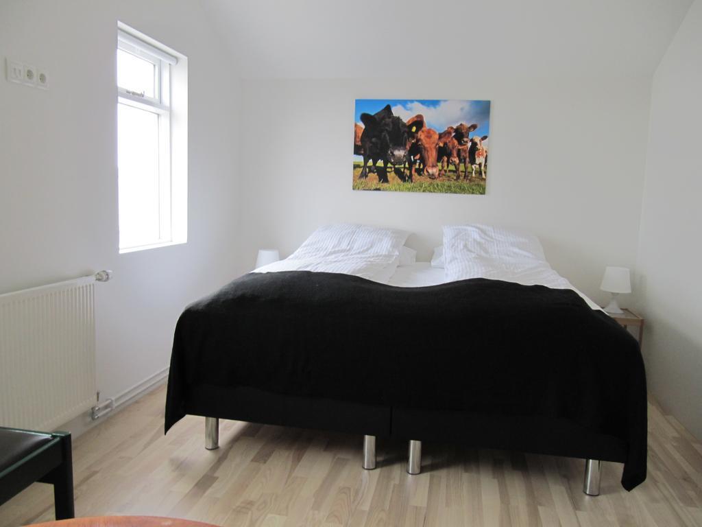 Grand-Inn Bar And Bed Saudarkrokur Ruang foto