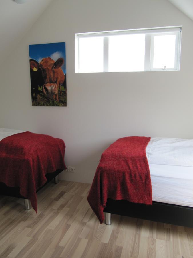 Grand-Inn Bar And Bed Saudarkrokur Bagian luar foto