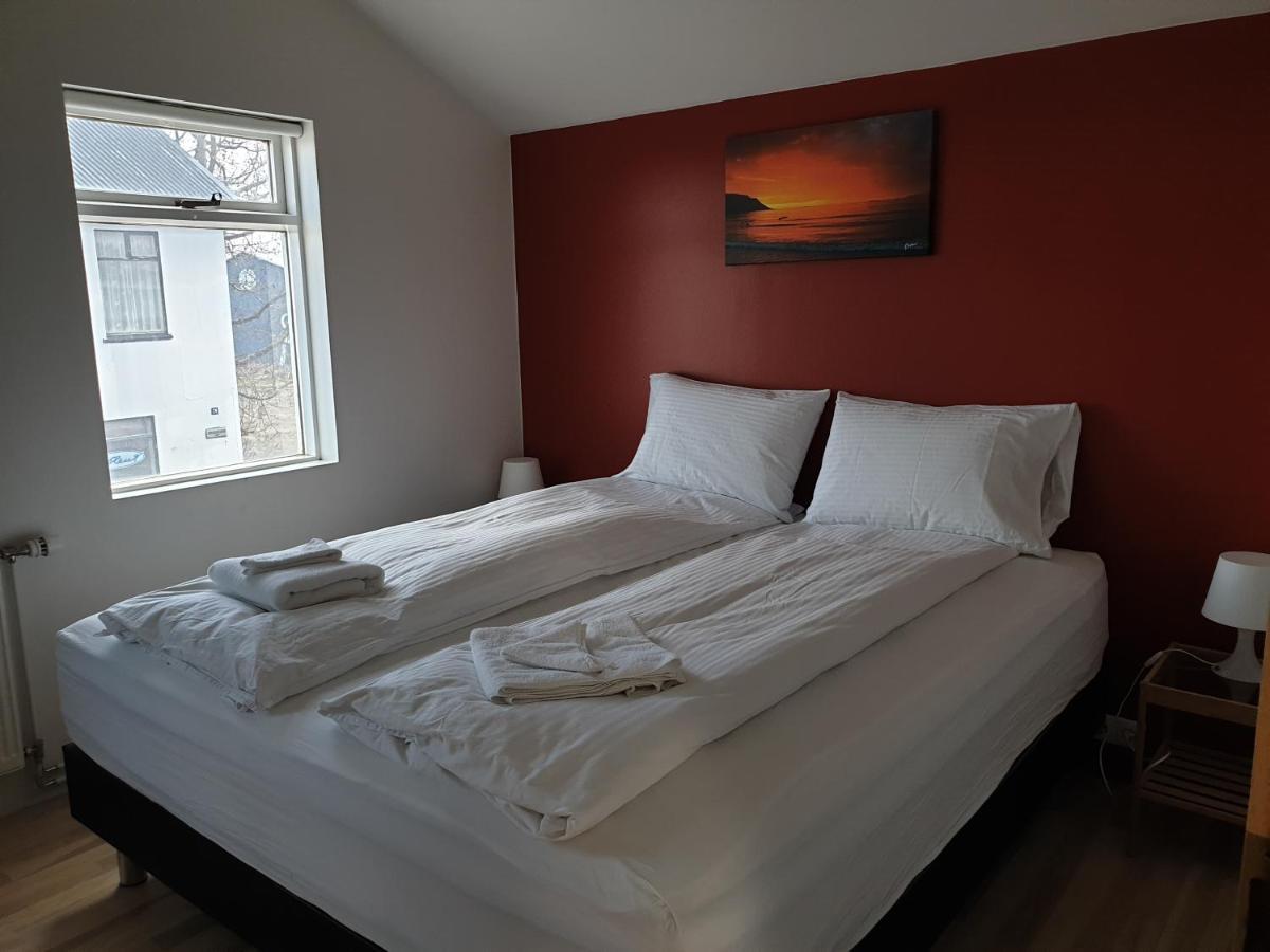Grand-Inn Bar And Bed Saudarkrokur Bagian luar foto