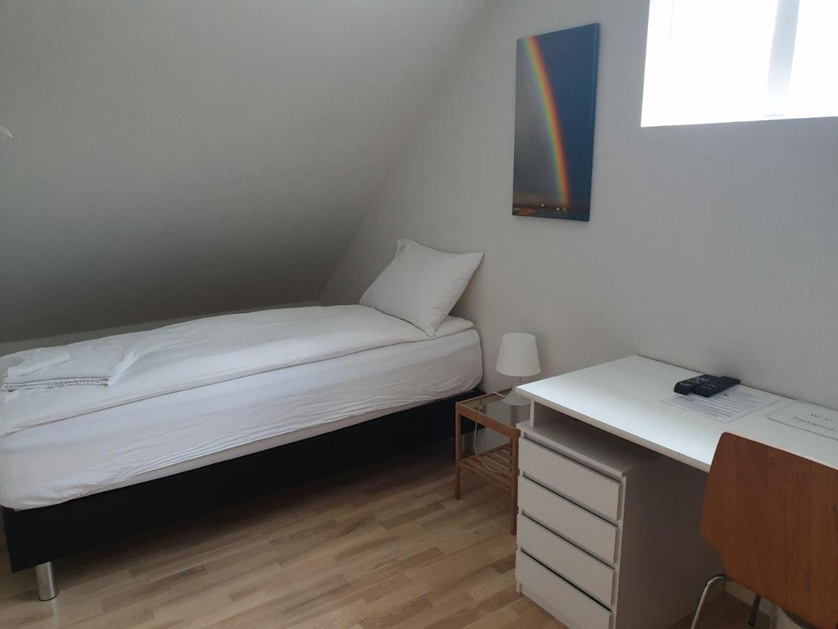 Grand-Inn Bar And Bed Saudarkrokur Bagian luar foto